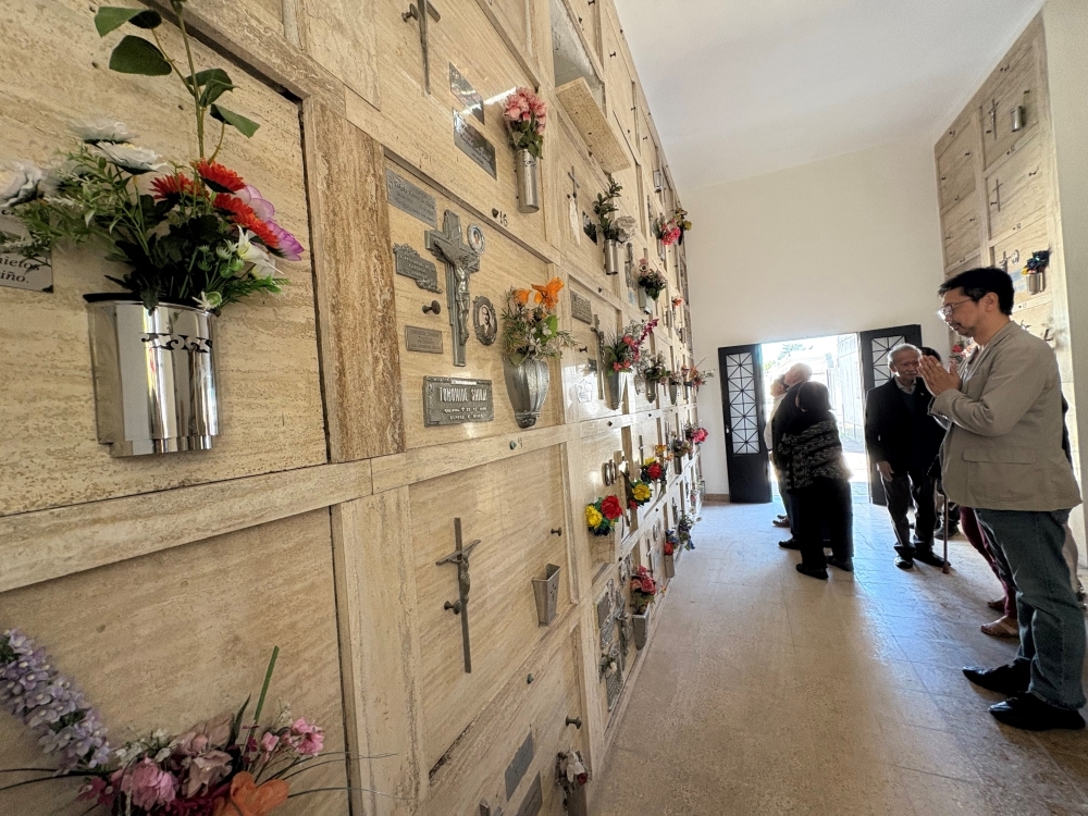 サンタフェ日本人会の日系人墓地　墓参り