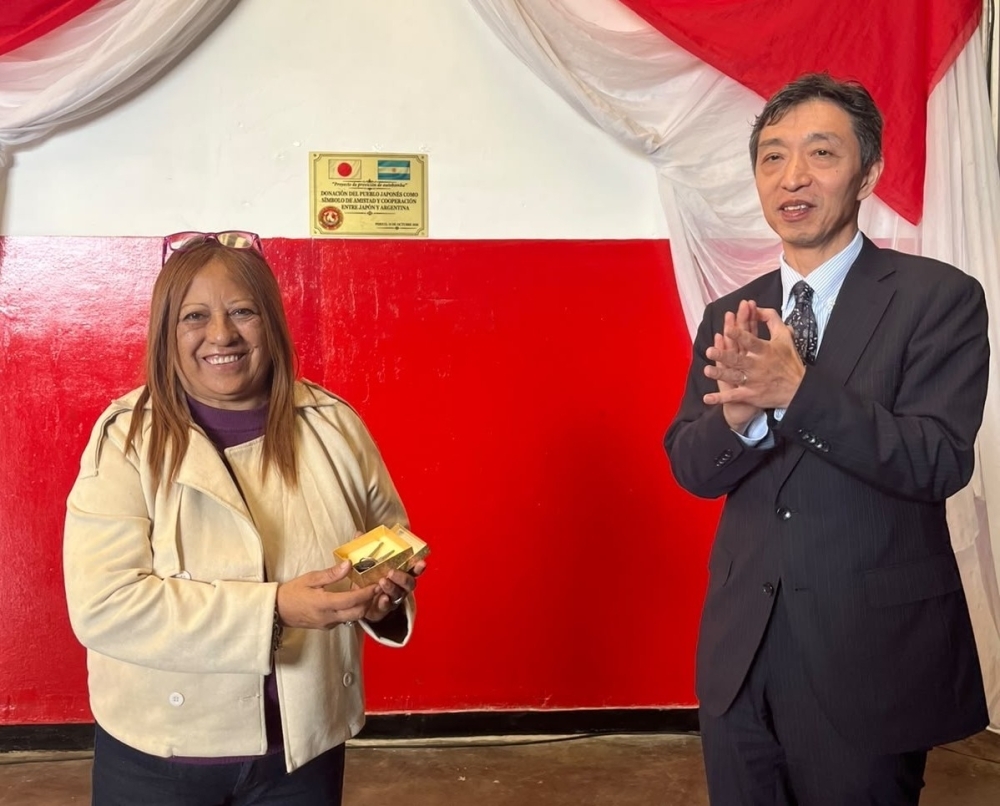 Presidenta y Embajador